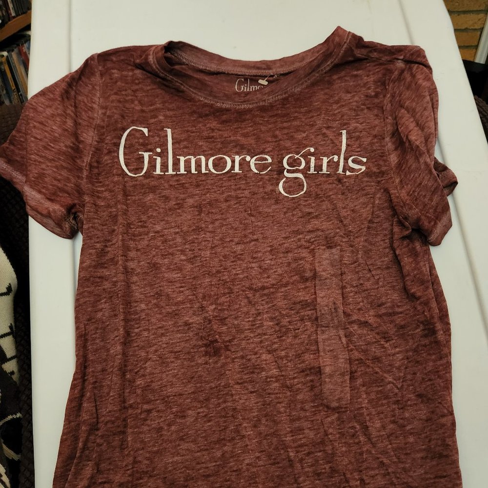 Gilmore Girls cranberry top medium